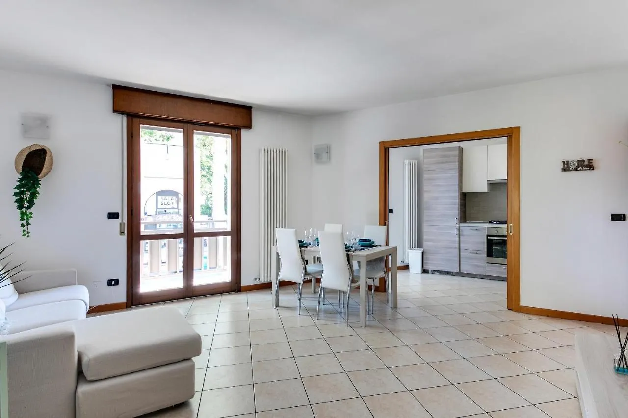 Residenza Quadrifoglio Διαμέρισμα Τσεζένα